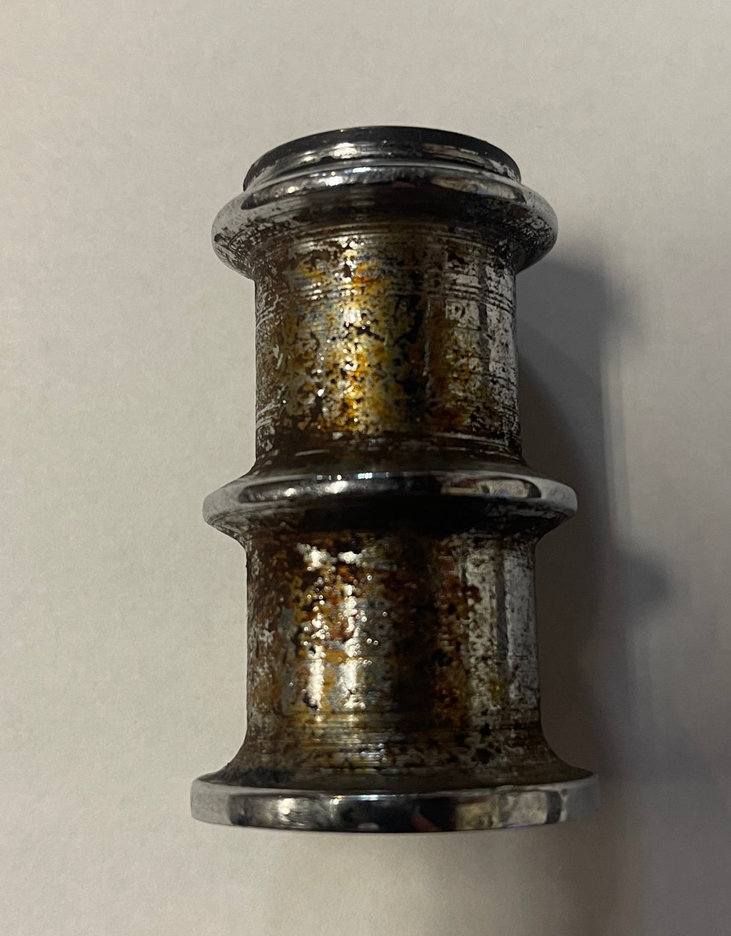 Used Harley-Davidson rear axle OEM 41595-36 4007-36 for 1936-1957 Big Twin with original vintage patina