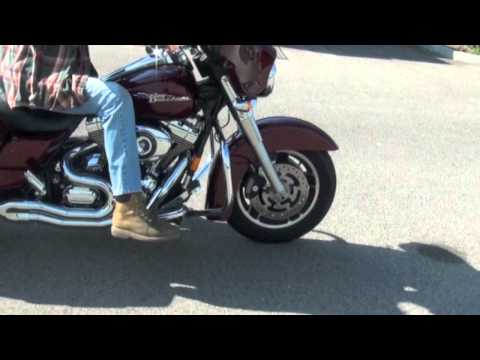 Bassani black Road Rage B4 2-1 exhaust for Harley Touring

Harley Davidson touring equal-length header 2 into 1 exhaust

Bassani Road Rage B4 stepped header touring exhaust system

Touring performance exhaust Bassani Road Rage B4 black

Boomers Bike Shop Bassani black touring 2-1 exhaust